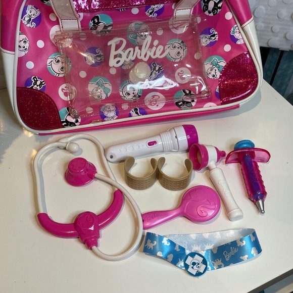 Barbie Kiss 😘 & Care Pet Doctor play set - Picture 10 of 12